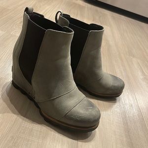 Sorel wedge boot!